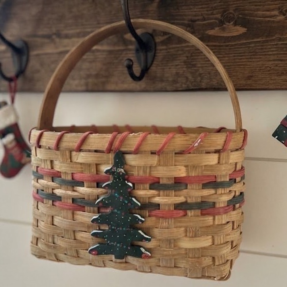 Handmade Woven Splint Christmas Basket Wood Base Red Green Holiday Decor